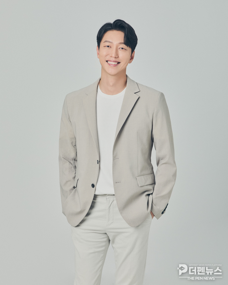 ‘마음을 움직이는 공감 소통법’을 주제로 강연하는 이민호 제이라이프스쿨 대표.