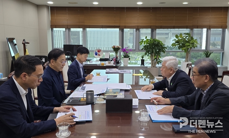 황인홍 무주군수 핵심 SOC 사업 관련 김윤덕 국토부장관 면담