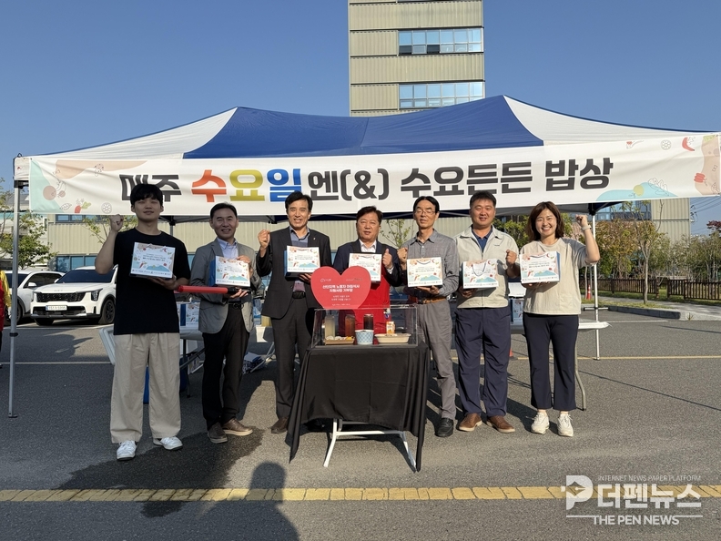 “든든한 아침 드세요”… 전주시 산업단지협의회가 노동자들에게 간편식을 나누고 있다