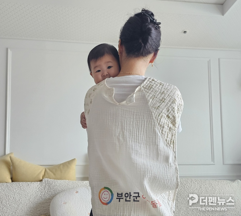 부안군 아이돌봄서비스를 이용하는 가정이 돌봄 서비스를 제공받고 있다. ⓒ부안군