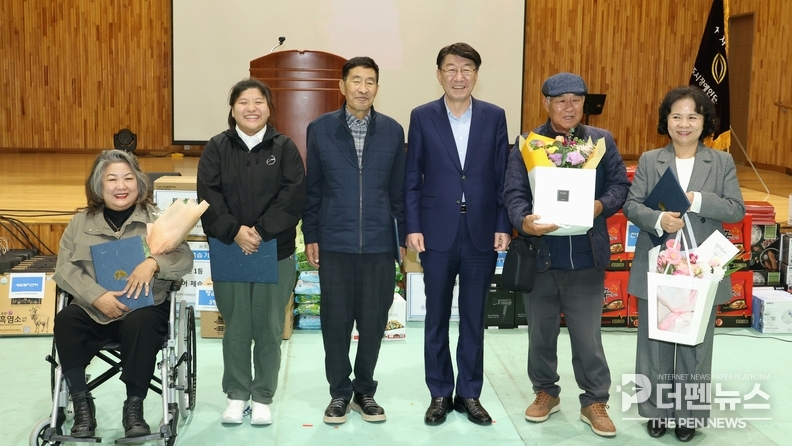 전주시 장애인 한마음 체육대회에서 참가자들이 체육경기를 함께 즐기며 화합을 다지고 있다.